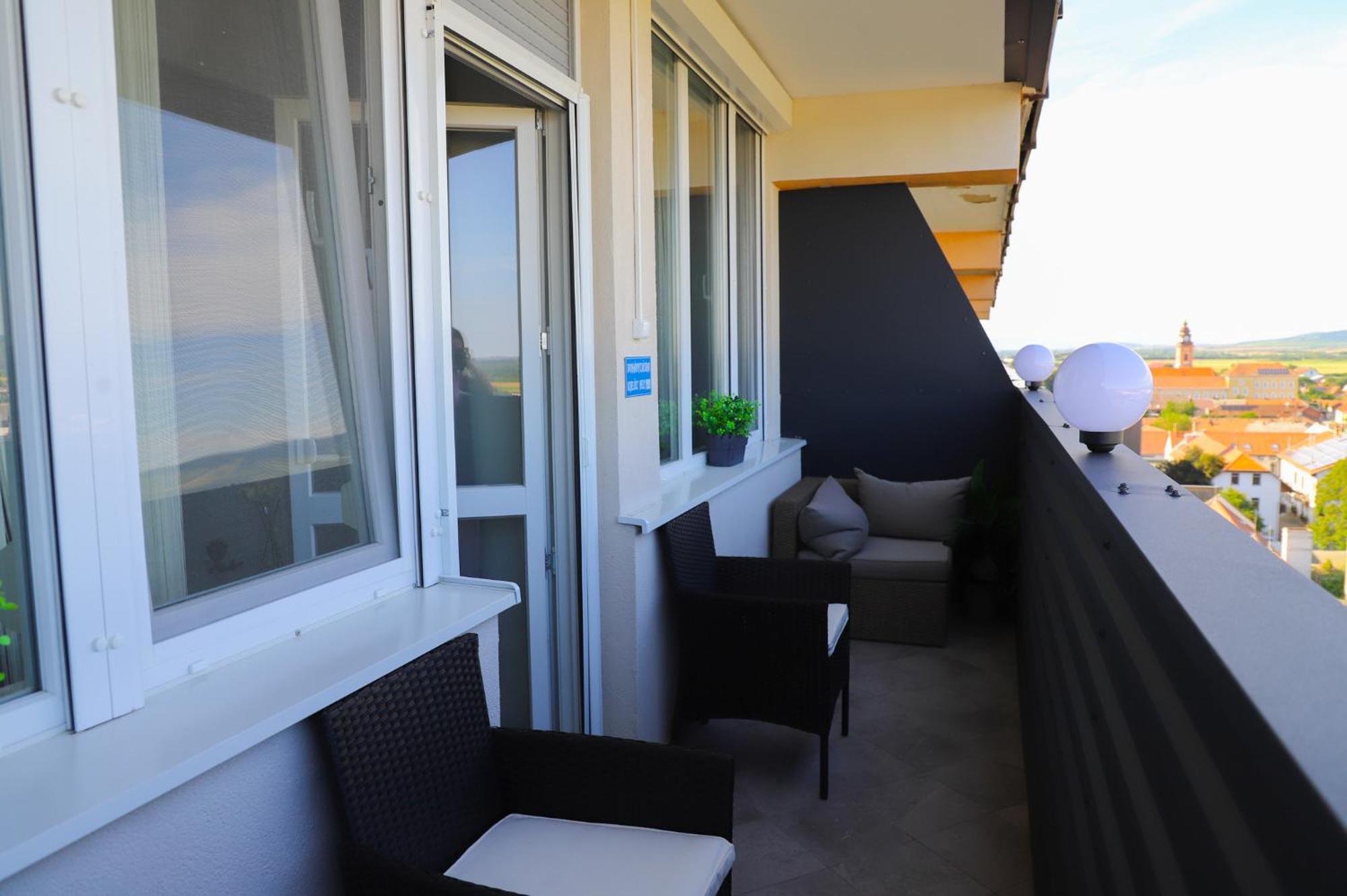 Ueveghid Apartman Sátoraljaújhely Екстериор снимка